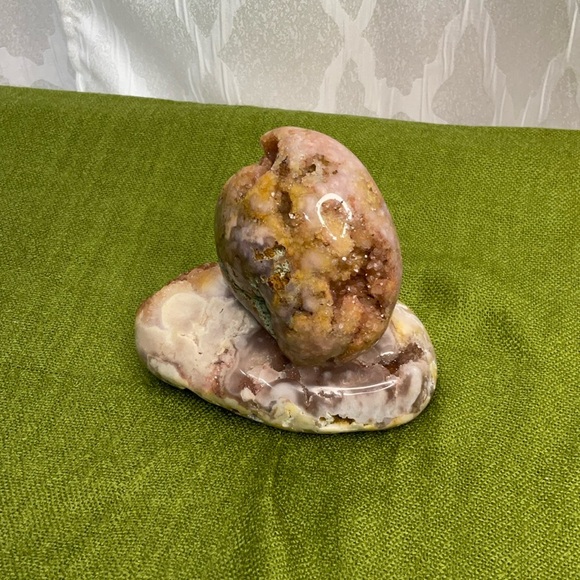Natural Stone Sculpture - Pink Amethyst Free Form - Picture 3 of 12